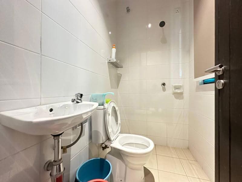 Rumah Teres untuk Dijual di Duta Villa (Setia Alam) - Muhd Khairulnawawi Kamaruddin - Bathroom - PropertyGuru.com.my