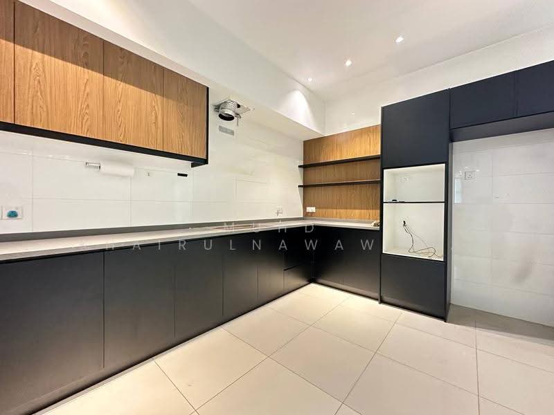 Rumah Teres untuk Dijual di Duta Villa (Setia Alam) - Muhd Khairulnawawi Kamaruddin - Kitchen - PropertyGuru.com.my