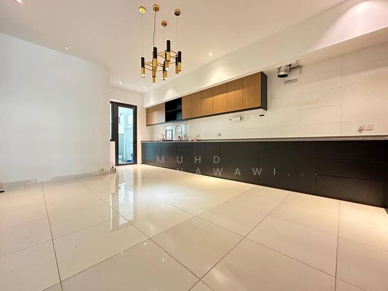 Rumah Teres untuk Dijual di Duta Villa (Setia Alam) - Muhd Khairulnawawi Kamaruddin - Kitchen - PropertyGuru.com.my