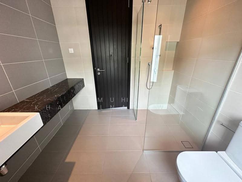 Rumah Teres untuk Dijual di Duta Villa (Setia Alam) - Muhd Khairulnawawi Kamaruddin - Bathroom - PropertyGuru.com.my