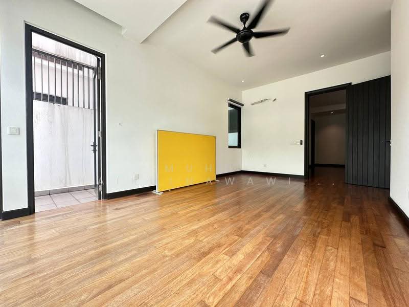 Rumah Teres untuk Dijual di Duta Villa (Setia Alam) - Muhd Khairulnawawi Kamaruddin - Living Room - PropertyGuru.com.my