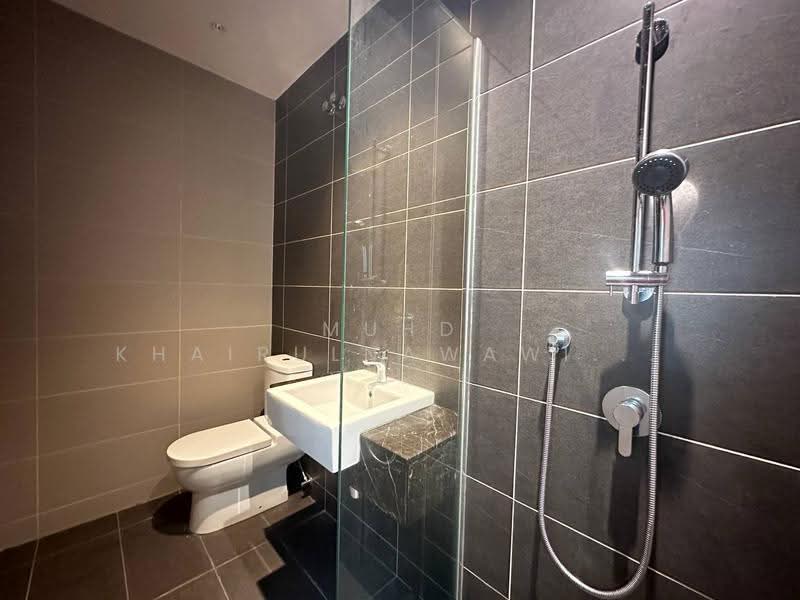 Rumah Teres untuk Dijual di Duta Villa (Setia Alam) - Muhd Khairulnawawi Kamaruddin - Bathroom - PropertyGuru.com.my