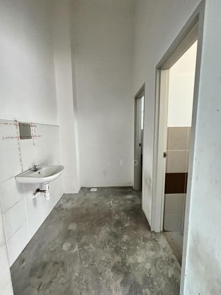 Shop / Office for Sale in Taman Industri Jaya (Skudai) - Liza Leong - Bathroom - PropertyGuru.com.my