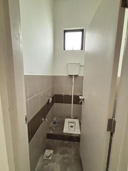 Shop / Office for Sale in Taman Industri Jaya (Skudai) - Liza Leong - Bathroom - PropertyGuru.com.my