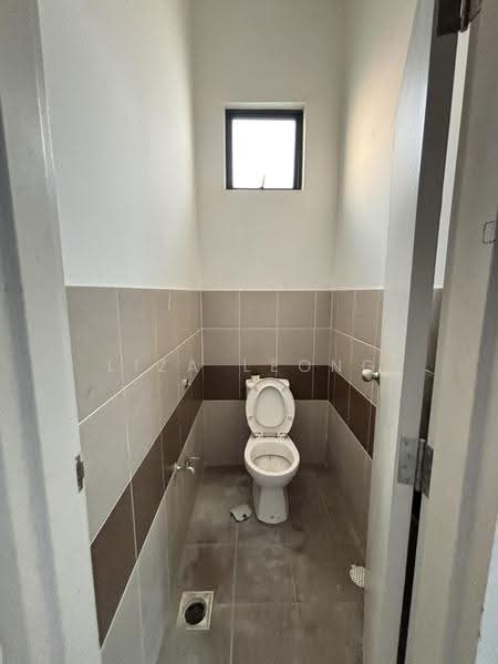 Shop / Office for Sale in Taman Industri Jaya (Skudai) - Liza Leong - Bathroom - PropertyGuru.com.my