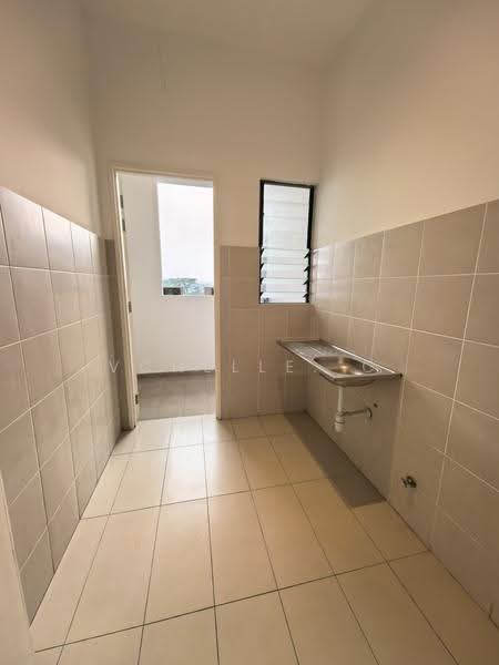 Condominium for Sale at The Peak - Vchelle. C - Kitchen - PropertyGuru.com.my