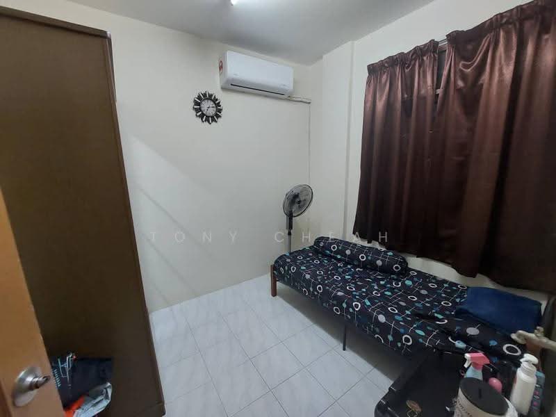 Pangsapuri untuk Dijual di Tanjung Court - Tony Cheah - Bedroom - PropertyGuru.com.my