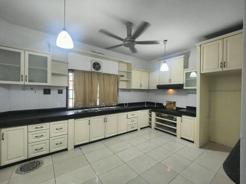 2-storey Terraced House for Sale in Taman Megah Emas (Petaling Jaya) - Richard Liew - Kitchen - PropertyGuru.com.my