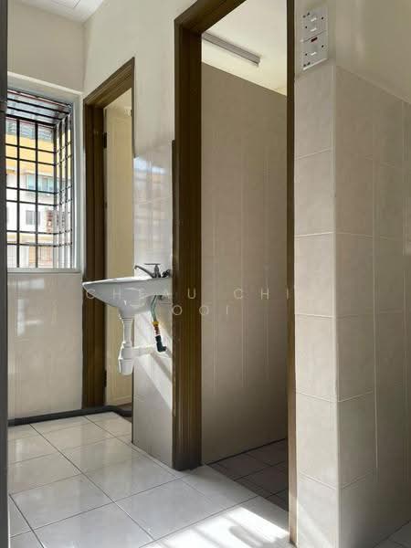 Apartment for Rent at Desa Indah Block 1 - Cheau Chie Ooi - Bathroom - PropertyGuru.com.my
