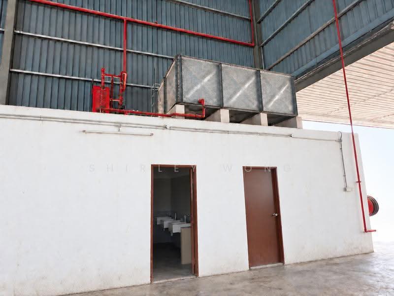 Gudang untuk Dijual di West Port (Pelabuhan Barat) (Port Klang (Pelabuhan Klang)) - Shirley Wong - Bathroom - PropertyGuru.com.my