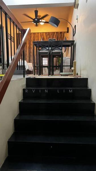 Pangsapuri untuk Dijual di Taman Perindustrian Pusat Bandar Puchong - Irvin Lim - Dining Room - PropertyGuru.com.my