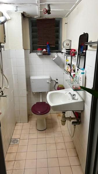 Pangsapuri untuk Dijual di Taman Perindustrian Pusat Bandar Puchong - Irvin Lim - Bathroom - PropertyGuru.com.my