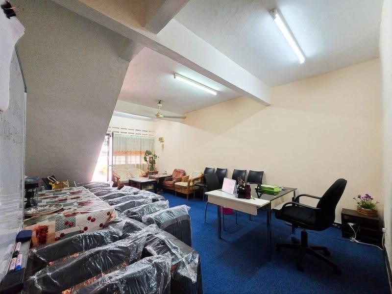 2-storey Terraced House for Sale in Taman Permata (Ulu Kelang) - Zul Syafiq - Living Room - PropertyGuru.com.my