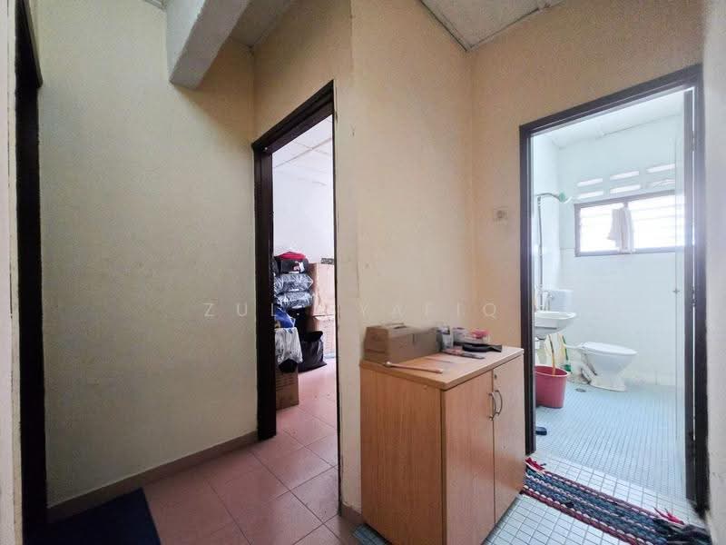 2-storey Terraced House for Sale in Taman Permata (Ulu Kelang) - Zul Syafiq - Corridor - PropertyGuru.com.my