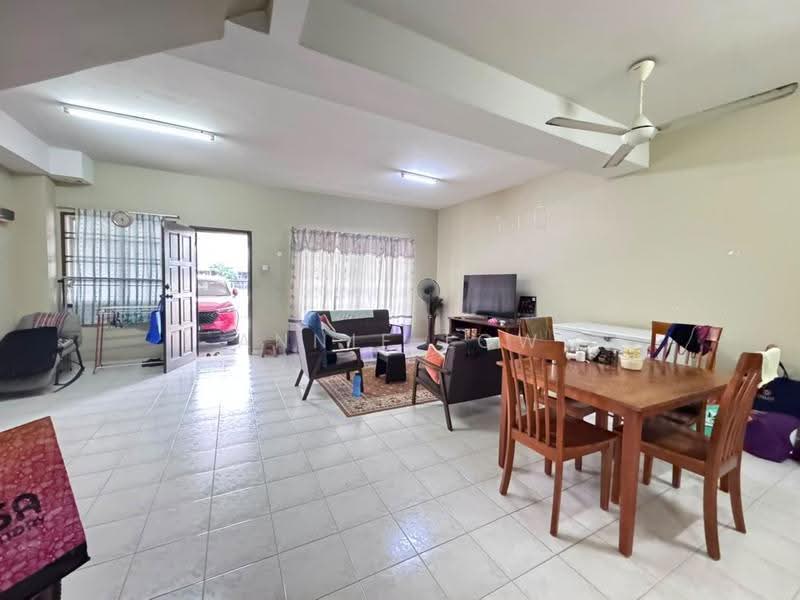 Rumah Teres 2-Tingkat untuk Dijual di Johor Bahru (Johor) - Annie Low - Living Room - PropertyGuru.com.my