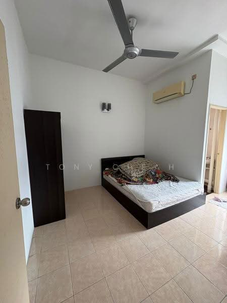 Pangsapuri untuk Dijual di Sri Kristal - Tony Cheah - Bedroom - PropertyGuru.com.my