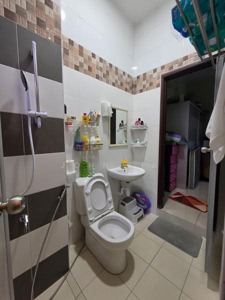 Rumah Teres 2-Tingkat untuk Dijual di Ulu Tiram (Johor) - John Sia - Bathroom - PropertyGuru.com.my