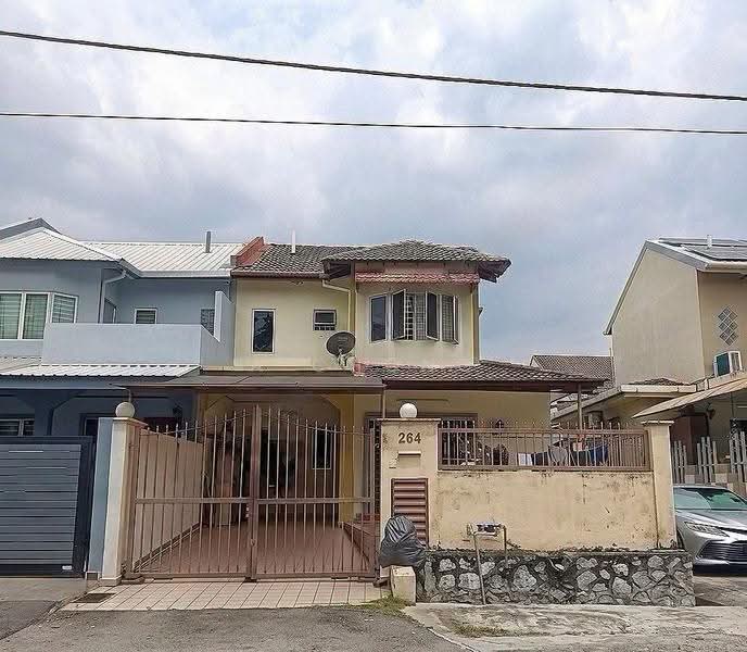 2-storey Terraced House for Sale in Usj 3 (Subang Jaya) - A Chong - Exterior - PropertyGuru.com.my