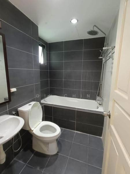 Condominium for Rent at Kinta Riverfront Hotel & Suites - Gil Chin - Bathroom - PropertyGuru.com.my