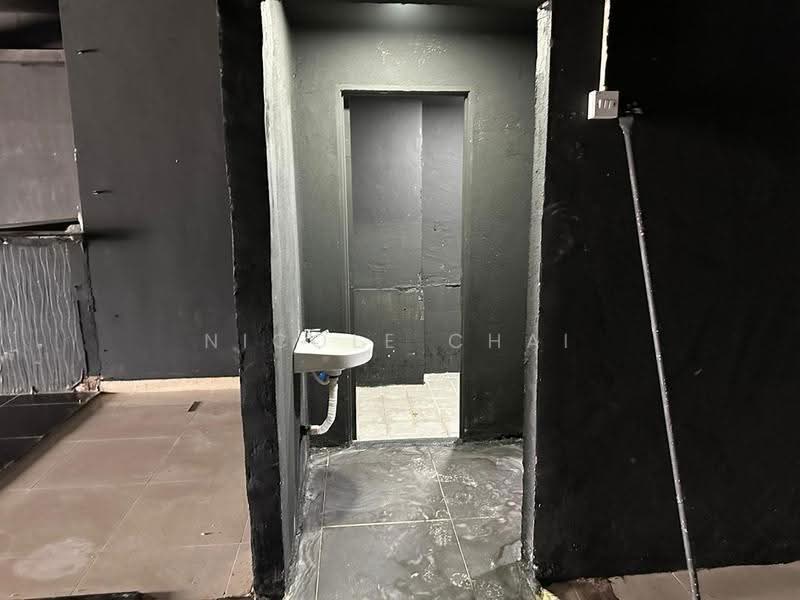 Shop for Rent in Jalan Klang Lama (Old Klang Road) (Kuala Lumpur) - Nicole Chai - Bathroom - PropertyGuru.com.my