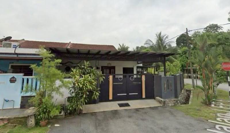 Rumah Teres 1-Tingkat untuk Dijual di Bandar Putra Permai (Seri Kembangan) - Mr Soon - Exterior - PropertyGuru.com.my