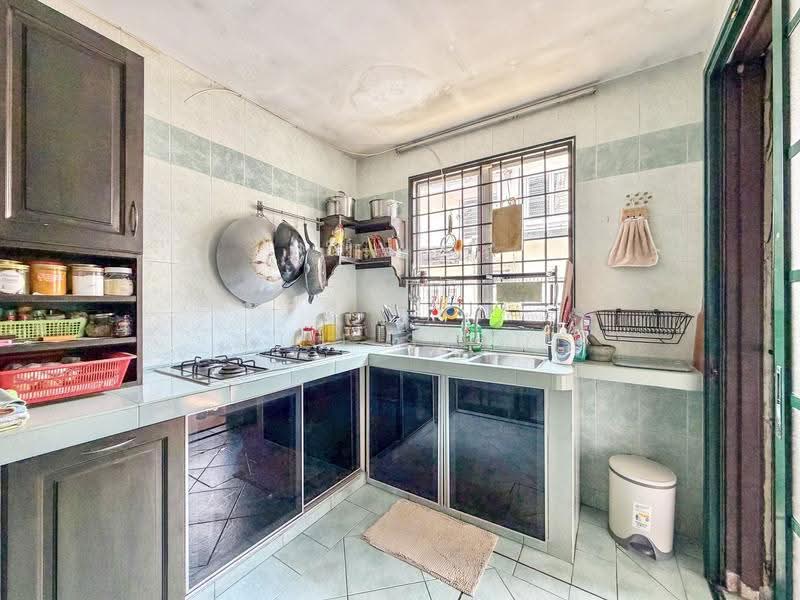 Rumah Teres 2-Tingkat untuk Dijual di Bukit Jelutong (Shah Alam) - Alif Saad - Kitchen - PropertyGuru.com.my