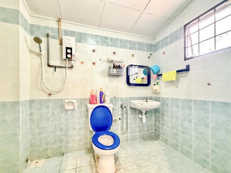 Rumah Teres 2-Tingkat untuk Dijual di Bukit Jelutong (Shah Alam) - Alif Saad - Bathroom - PropertyGuru.com.my