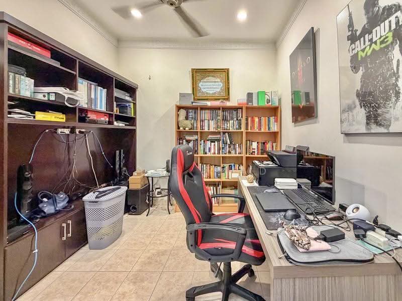 Rumah Teres 2-Tingkat untuk Dijual di Bukit Jelutong (Shah Alam) - Alif Saad - Study - PropertyGuru.com.my