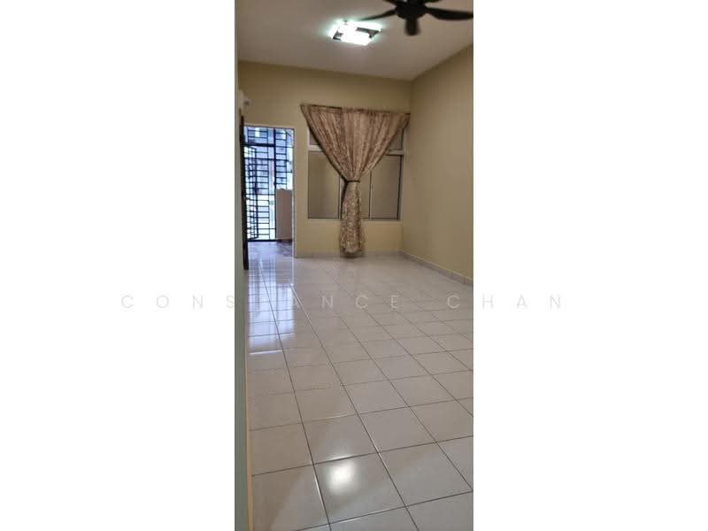 Townhouse for Rent in Johor Bahru (Johor) - Constance Chan - Living Room - PropertyGuru.com.my