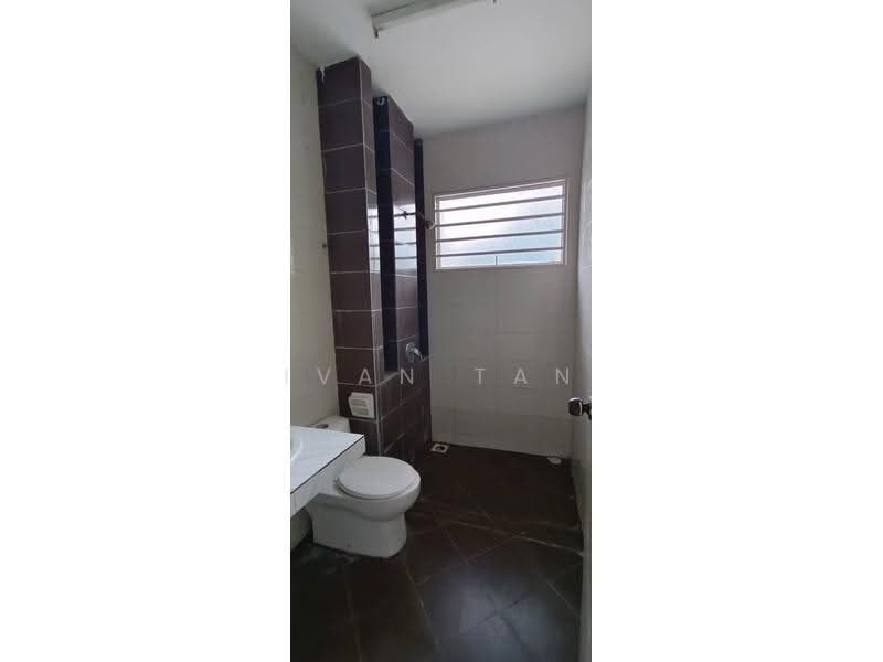 Rumah Teres 2-Tingkat untuk Disewa di Taman Puchong Prima (Puchong) - Ivan Tan - Bathroom - PropertyGuru.com.my