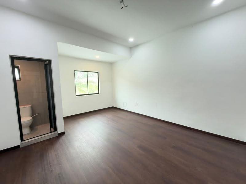 Rumah Berkembar untuk Dijual di Taman Sri Putri (Skudai) - Melinda Ee - Bathroom - PropertyGuru.com.my