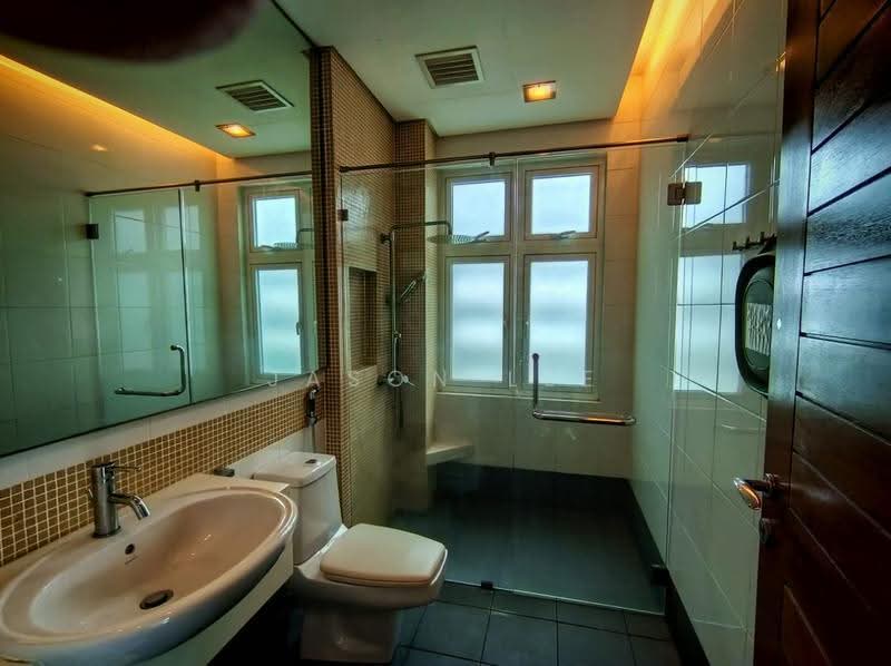 Bungalow House for Sale in Country Heights Damansara (Kuala Lumpur) - Jason Lee - Bathroom - PropertyGuru.com.my