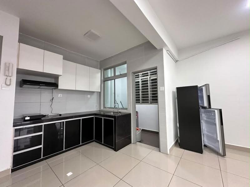 Kediaman Servis untuk Disewa di Larkin Heights - Dedi . - Kitchen - PropertyGuru.com.my