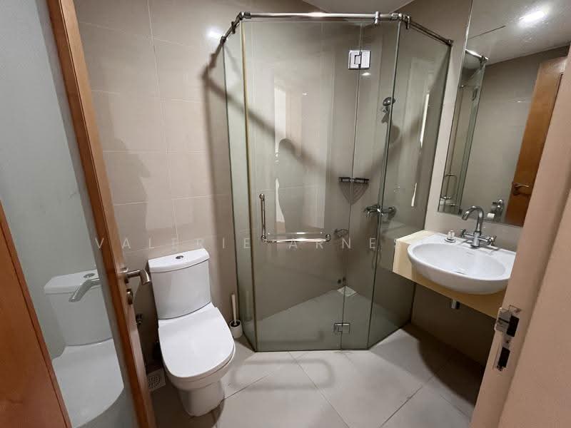 Condominium for Rent at Brunsfield EmbassyView - Valerie Arnesto - Bathroom - PropertyGuru.com.my