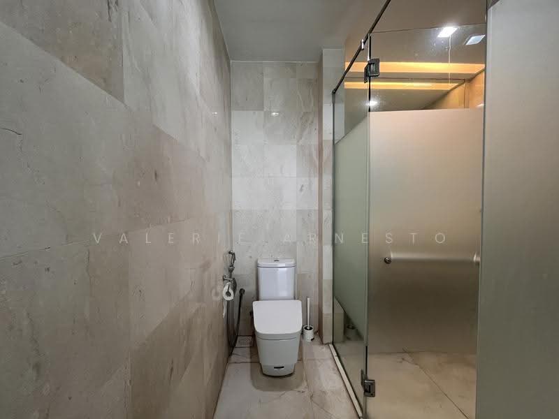 Condominium for Rent at Brunsfield EmbassyView - Valerie Arnesto - Bathroom - PropertyGuru.com.my