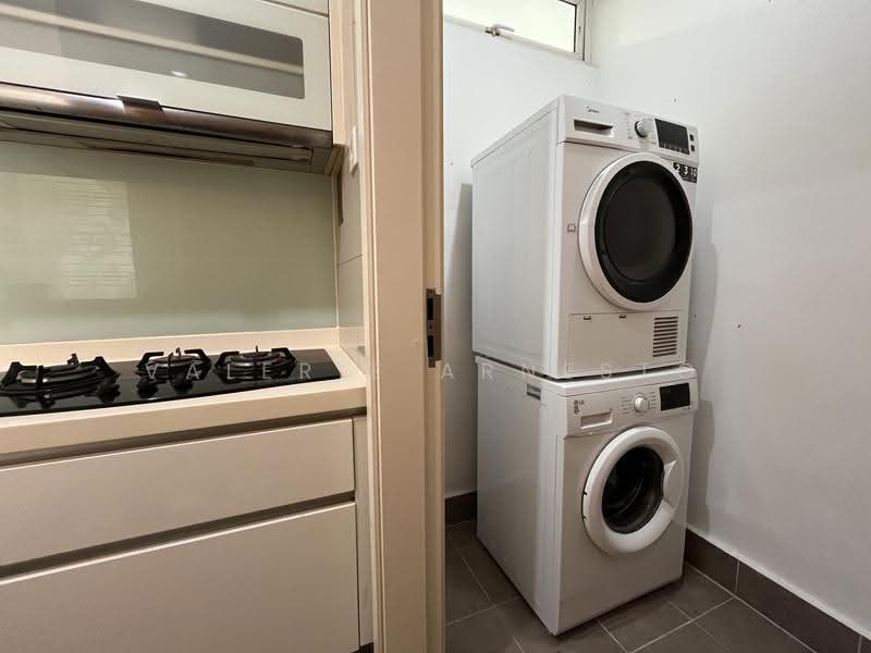 Condominium for Rent at Brunsfield EmbassyView - Valerie Arnesto - Kitchen - PropertyGuru.com.my