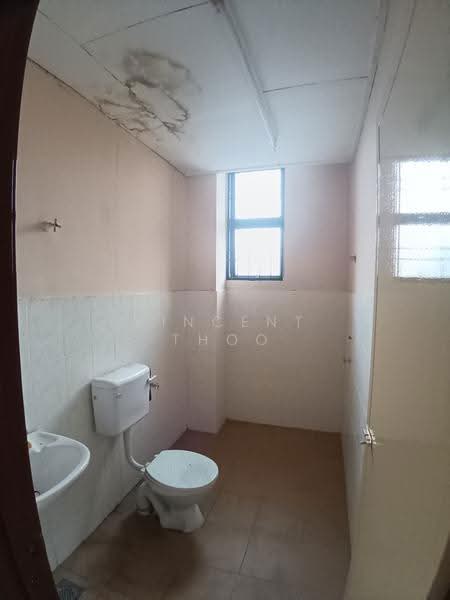 3-storey Terraced House for Sale in Buntong (Ipoh) - Vincent Thoo - Bathroom - PropertyGuru.com.my