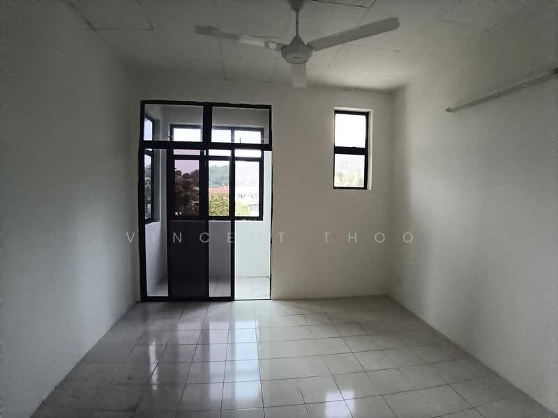 3-storey Terraced House for Sale in Buntong (Ipoh) - Vincent Thoo - Living Room - PropertyGuru.com.my