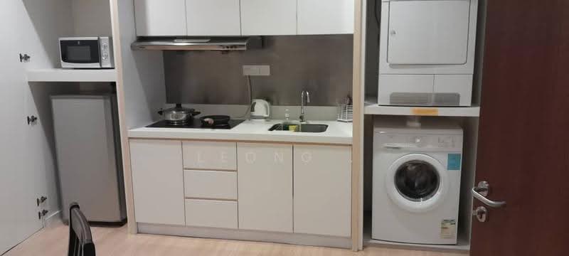 Kediaman Servis untuk Dijual di One One Eight (118 @ Island Plaza) - Leong . - Kitchen - PropertyGuru.com.my