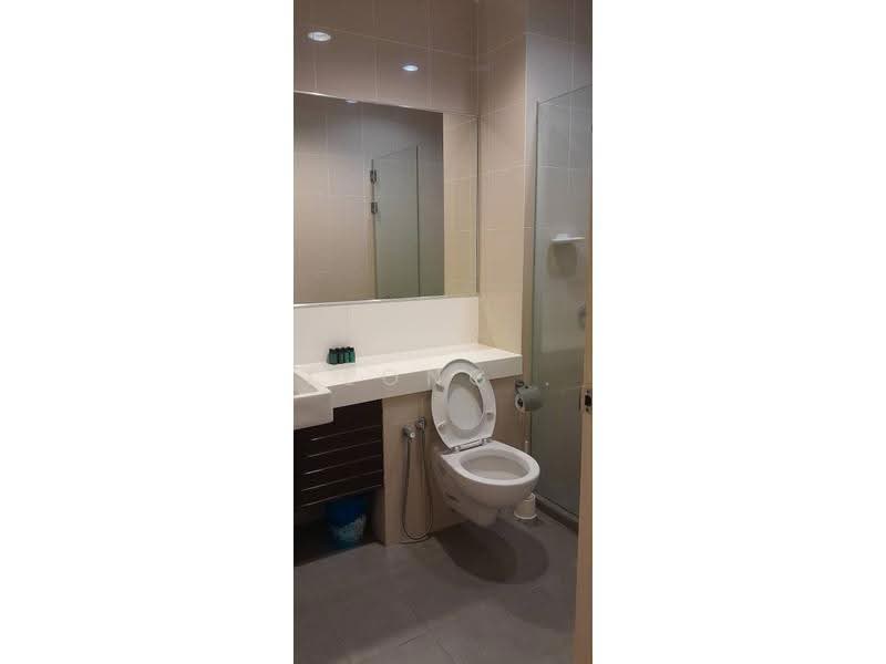 Kediaman Servis untuk Dijual di One One Eight (118 @ Island Plaza) - Leong . - Bathroom - PropertyGuru.com.my