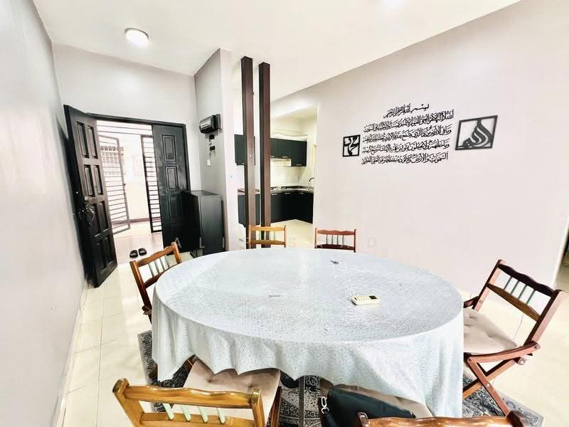 Kondominium untuk Dijual di Kristal Heights - Alif Saad - Dining Room - PropertyGuru.com.my