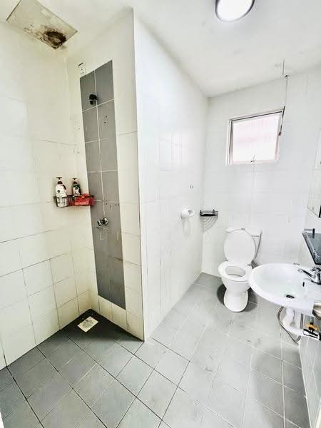 Kondominium untuk Dijual di Kristal Heights - Alif Saad - Bathroom - PropertyGuru.com.my