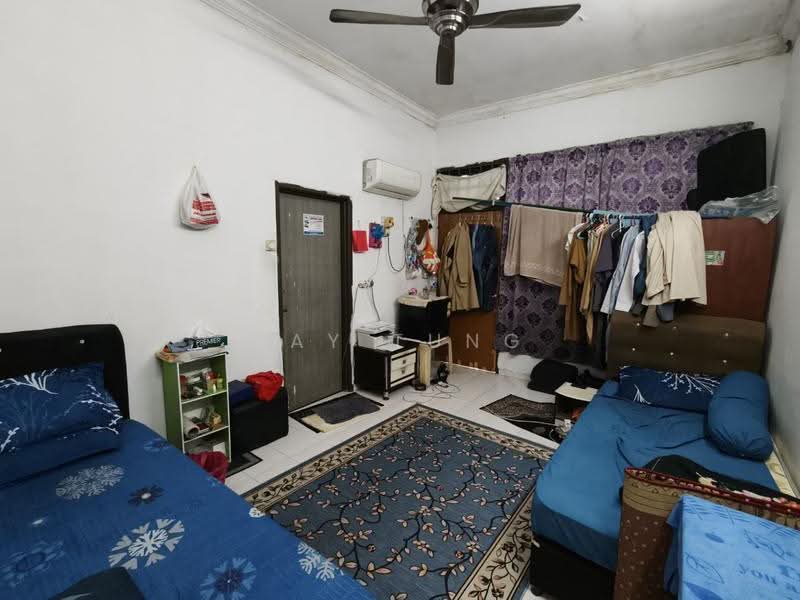 2-storey Terraced House for Sale in Taman Dato' Chellam (Ulu Tiram) - Ray Tung - Bedroom - PropertyGuru.com.my