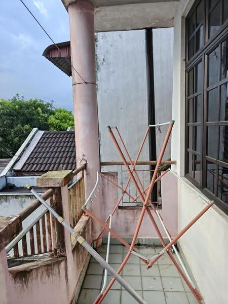 2-storey Terraced House for Sale in Taman Dato' Chellam (Ulu Tiram) - Ray Tung - Balcony - PropertyGuru.com.my
