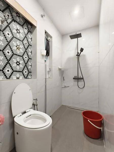 Rumah Teres 2-Tingkat untuk Dijual di Taman Johor Jaya (Johor Bahru) - Ray Tung - Bathroom - PropertyGuru.com.my