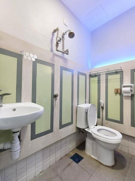 Rumah Teres 2-Tingkat untuk Dijual di Taman Johor Jaya (Johor Bahru) - Ray Tung - Bathroom - PropertyGuru.com.my