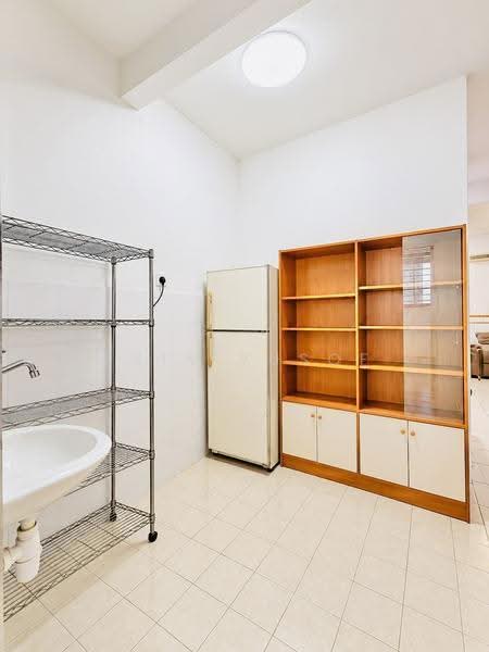 Terraced House for Sale in Taman Sungai Kapar Indah (Kapar) - Erin Yusof - Kitchen - PropertyGuru.com.my