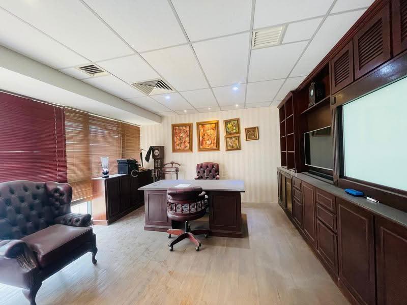 Pejabat untuk Disewa di KLCC (KL City Centre) - Michelle Tan - Study - PropertyGuru.com.my