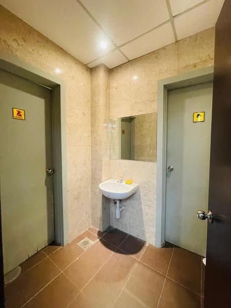 Pejabat untuk Disewa di KLCC (KL City Centre) - Michelle Tan - Bathroom - PropertyGuru.com.my