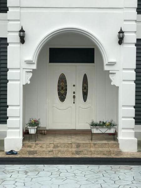 Bungalow House for Sale in Shah Alam (Selangor) - Nazrin Rahman - Entrance - PropertyGuru.com.my